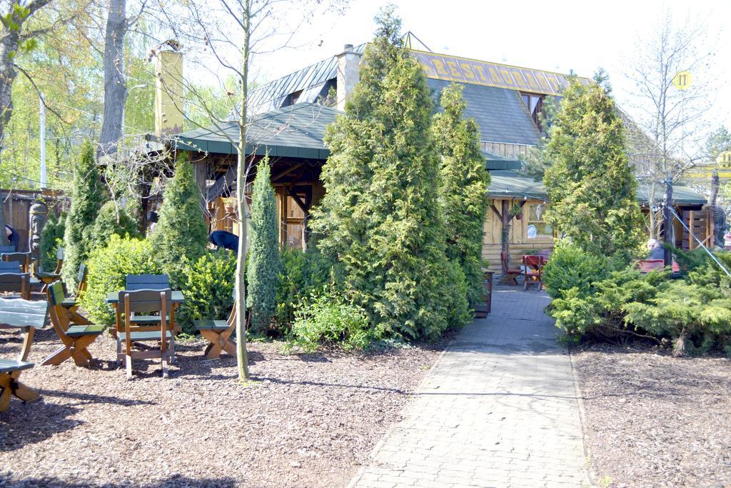 Restaurant A Penzion Steak Station Pardubice Exteriör bild