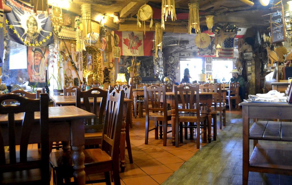 Restaurant A Penzion Steak Station Pardubice Exteriör bild